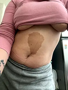 Snapshot of Angel__lika chatting on 10.31.25 Angel  lika online show from 10.31.25