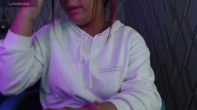 NicolleTaylor online show from 03.12.25