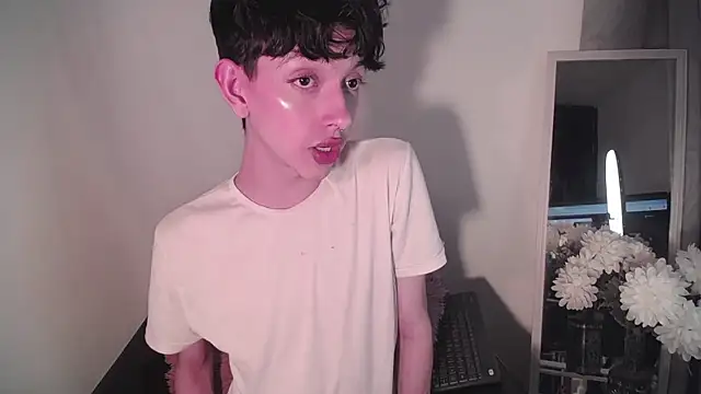 Snapshot of lyamthommpson chatting on 02.08.25 lyamthommpson online show from 02.08.25