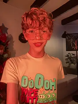 Snapshot of lyamthommpson chatting on 12.05.25 lyamthommpson online show from 12.05.25