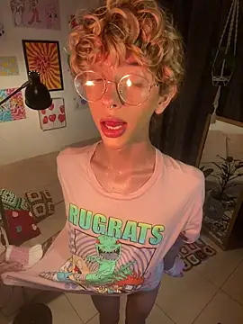 Snapshot of lyamthommpson chatting on 02.11.26 lyamthommpson online show from 02.11.26