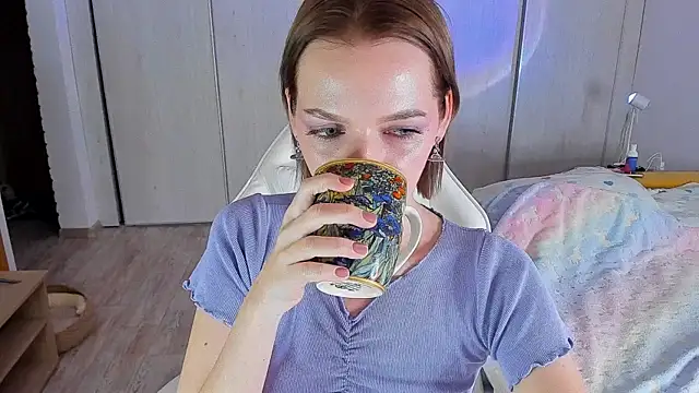 Snapshot of ice_pixie chatting on 03.13.25 ice pixie online show from 03.13.25