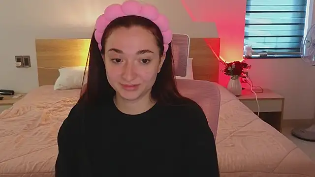 YasmineWest online show from 04.20.26