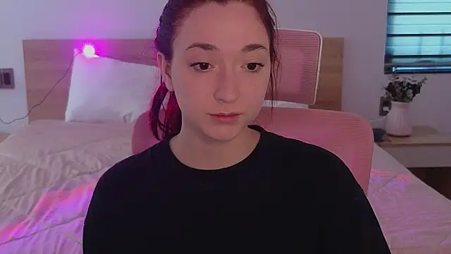 YasmineWest online show from 04.25.26