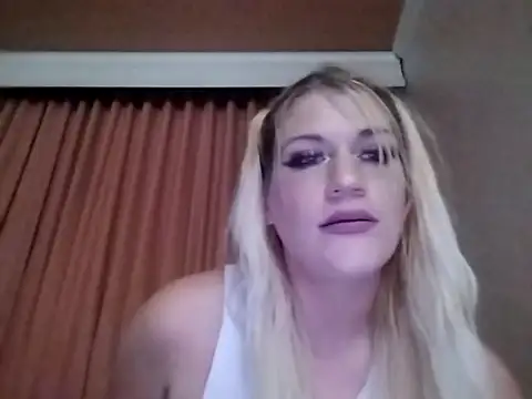 Snapshot of SexxxiLexiiii chatting on 04.21.26 SexxxiLexiiii online show from 04.21.26