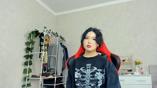 Snapshot of wastforu chatting on 12.16.24 wastforu online show from 12.16.24