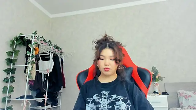 Snapshot of wastforu chatting on 02.10.25 wastforu online show from 02.10.25