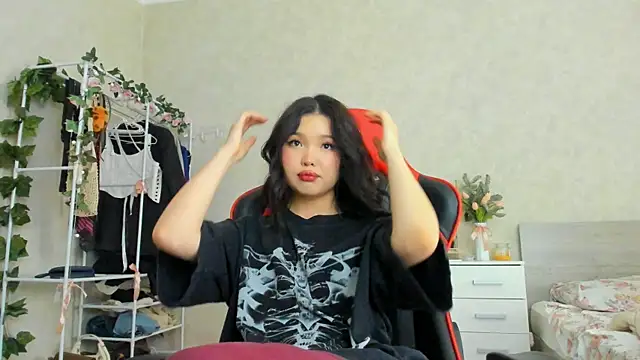 Snapshot of wastforu chatting on 02.13.25 wastforu online show from 02.13.25