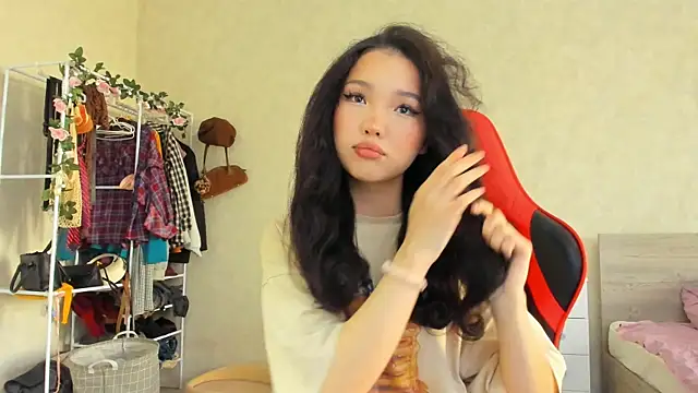 Snapshot of wastforu chatting on 10.20.25 wastforu online show from 10.20.25