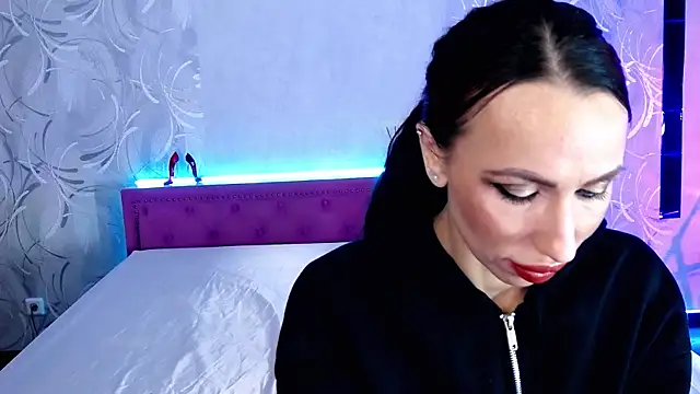 Snapshot of MeganLuxstar chatting on 04.28.26 MeganLuxstar online show from 04.28.26