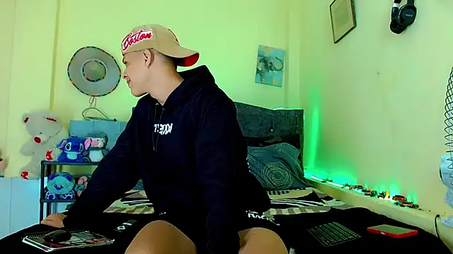 Liamscott  online show from 04.09.26