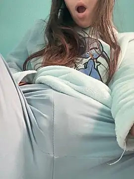 Snapshot of rossana99_ chatting on 10.19.25 rossana99 online show from 10.19.25