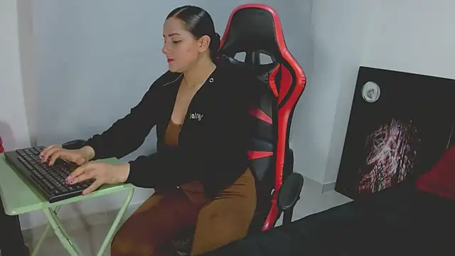 Noamartin  online show from 04.14.26