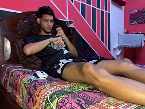 Snapshot of tanned_boy chatting on 06.12.26 tanned boy online show from 06.12.26