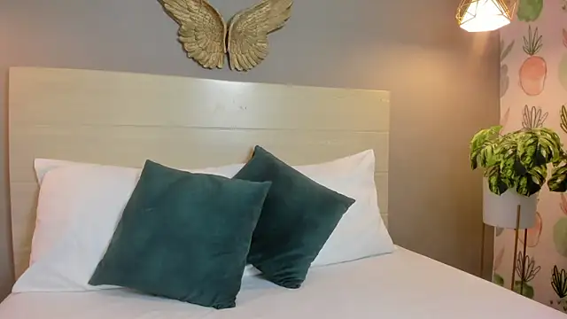 Snapshot of linda_montoya chatting on 03.02.26 linda montoya online show from 03.02.26