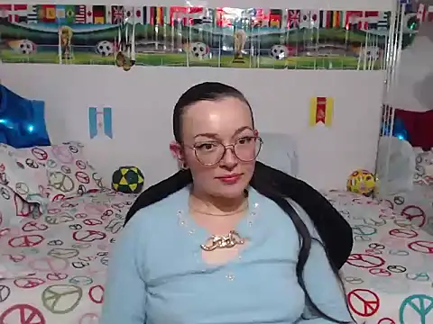Snapshot of Angela_18honey chatting on 07.23.26 Angela 18honey online show from 07.23.26