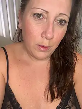 Snapshot of xsexycurvymilf chatting on 01.27.25 xsexycurvymilf online show from 01.27.25