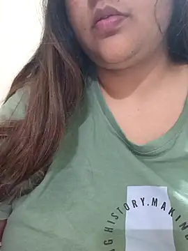 Snapshot of _Redwine_ chatting on 02.22.25 Redwine online show from 02.22.25