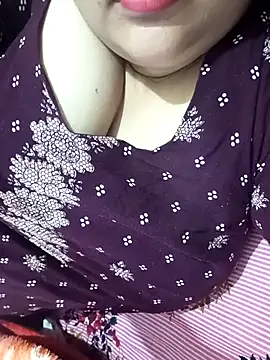 Snapshot of _Redwine_ chatting on 03.09.25 Redwine online show from 03.09.25