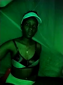 Snapshot of ShydatX chatting on 11.05.25 ShydatX online show from 11.05.25