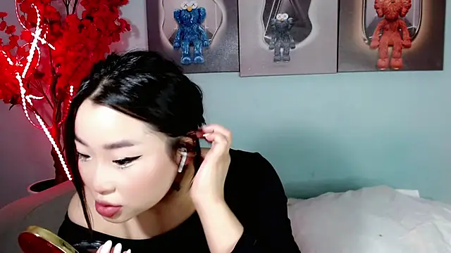 Snapshot of ichiben chatting on 01.21.25 ichiben online show from 01.21.25