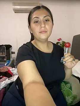 Snapshot of valentinesexx chatting on 12.27.24 valentinesexx online show from 12.27.24