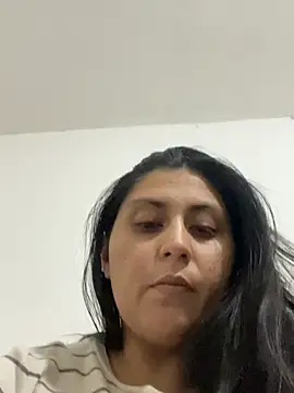 Snapshot of valentinesexx chatting on 05.28.26 valentinesexx online show from 05.28.26