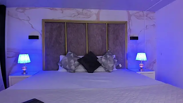 Amareto  online show from 10.30.25