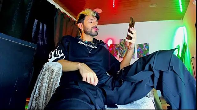 LatinMilk  online show from 03.05.26