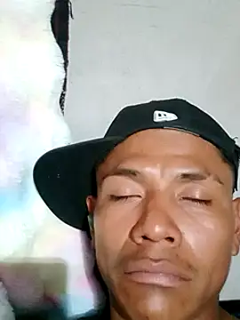 Snapshot of Moreno1813 chatting on 02.18.25 Moreno1813 online show from 02.18.25