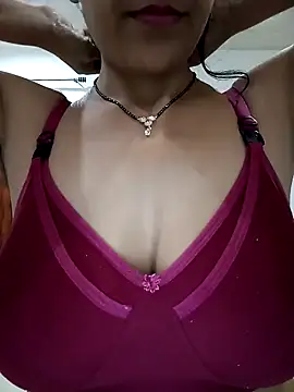 Snapshot of Hot-Shivani chatting on 12.17.24 Hot-Shivani online show from 12.17.24