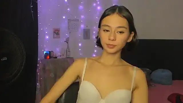 Snapshot of cute_roxana_ chatting on 03.09.25 cute roxana  online show from 03.09.25