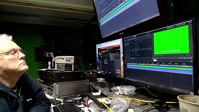 ButtCrackShowing-OOPS online show from 04.21.26