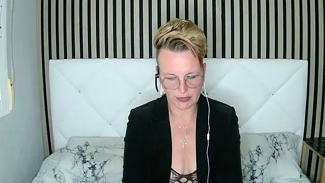 Snapshot of xxNoeliaxx chatting on 01.12.25 xxNoeliaxx online show from 01.12.25