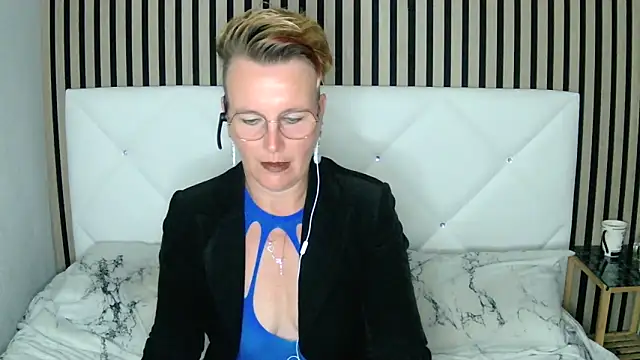 Snapshot of xxNoeliaxx chatting on 01.16.25 xxNoeliaxx online show from 01.16.25