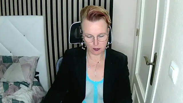 Snapshot of xxNoeliaxx chatting on 03.04.25 xxNoeliaxx online show from 03.04.25