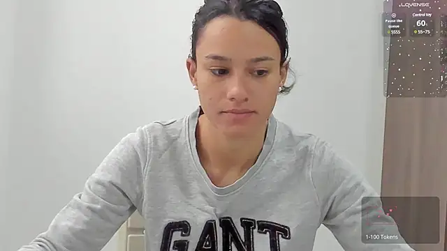 Snapshot of SamanthaWatson chatting on 02.01.25 SamanthaWatson online show from 02.01.25