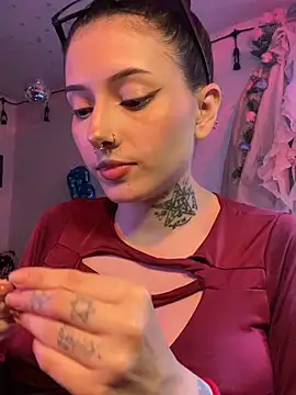 Snapshot of LiliJones_ chatting on 04.18.26 LiliJones online show from 04.18.26