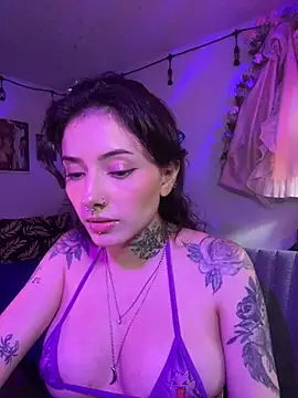 Snapshot of LiliJones_ chatting on 04.25.26 LiliJones online show from 04.25.26
