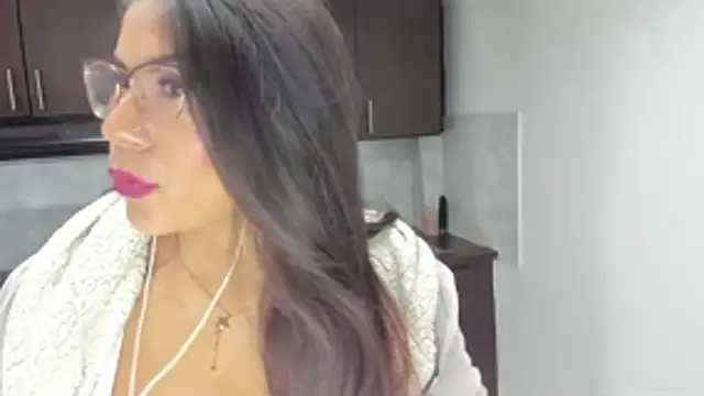 Snapshot of Luna_Dumont chatting on 04.21.26 Luna Dumont online show from 04.21.26