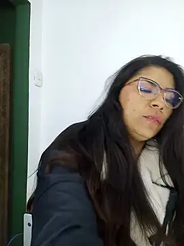 Snapshot of Luna_Dumont chatting on 05.28.26 Luna Dumont online show from 05.28.26