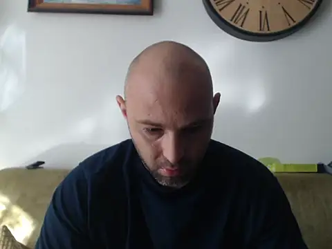 Snapshot of Piter9023 chatting on 10.20.25 Piter9023 online show from 10.20.25