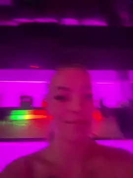 Snapshot of LizzyLush_ chatting on 03.21.25 LizzyLush online show from 03.21.25