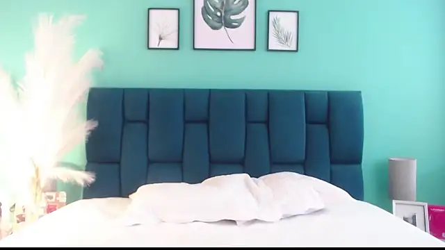 NicollColeman online show from 03.04.25