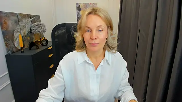 Snapshot of Sinty_Devis chatting on 05.09.26 Sinty Devis online show from 05.09.26