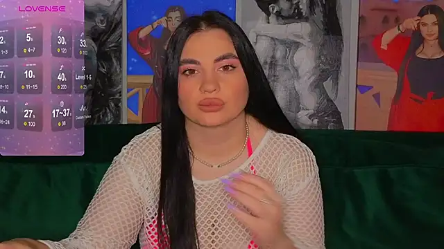 Nikki Kardashian online show from 12.10.24