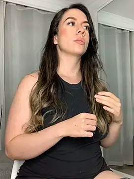 Snapshot of ImAlicee chatting on 01.30.25 ImAlicee online show from 01.30.25