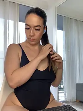 Snapshot of ImAlicee chatting on 02.05.25 ImAlicee online show from 02.05.25