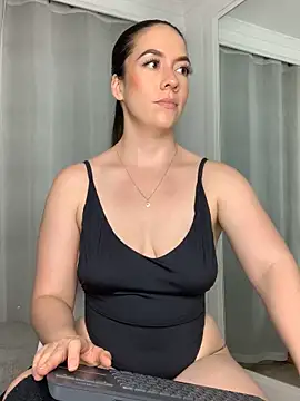 Snapshot of ImAlicee chatting on 02.06.25 ImAlicee online show from 02.06.25