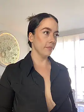 Snapshot of ImAlicee chatting on 09.25.25 ImAlicee online show from 09.25.25